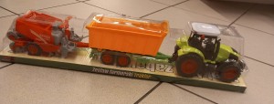TRAKTOR Z PRZYCZEPĄ /4849/ 