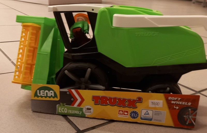 TRAKTOR.jpg